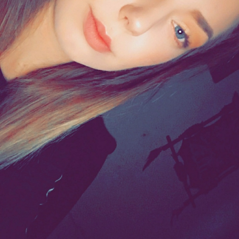 Meet your Posher, Rena